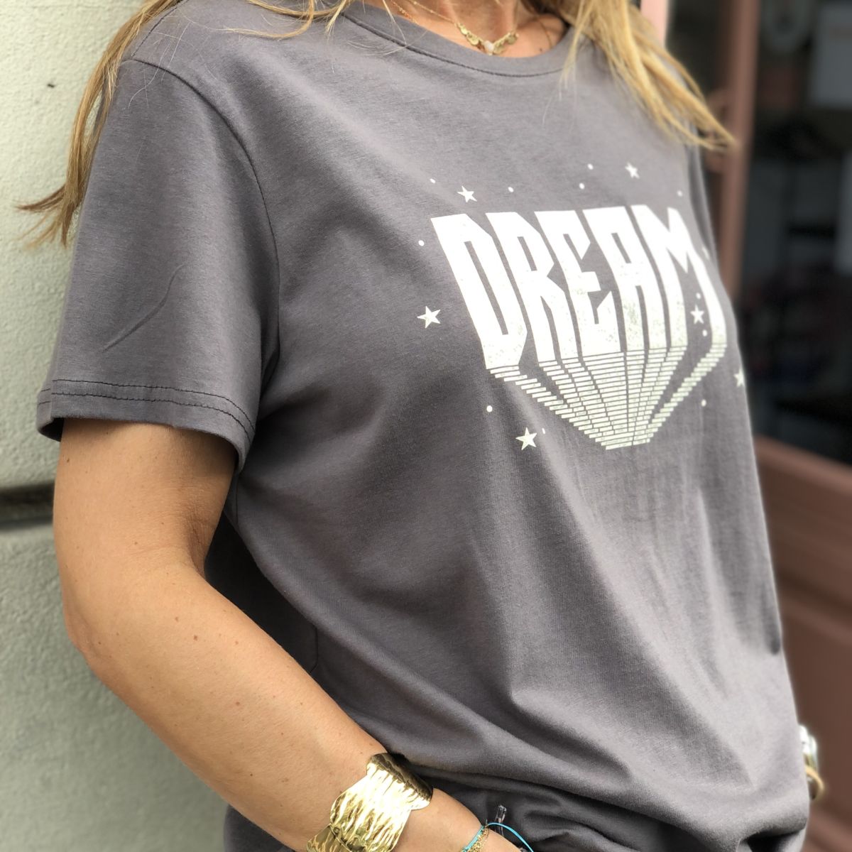 tee-shirt gris message dream blanc col rond manches courtes by destele