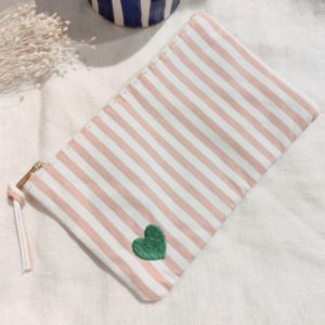 Pochette rose Coeur brodé