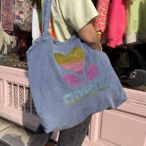 Réassort le 6 mai : Cabas "AMOUR" bleu jean