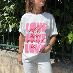 Tee-shirt « All we need is love »