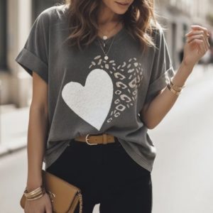 Tee-shirt double coeur noir délavé